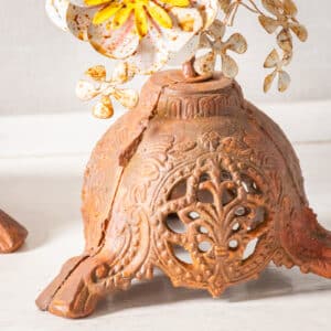 Metal Floral Candleholder | Rust-Finish - Image 4